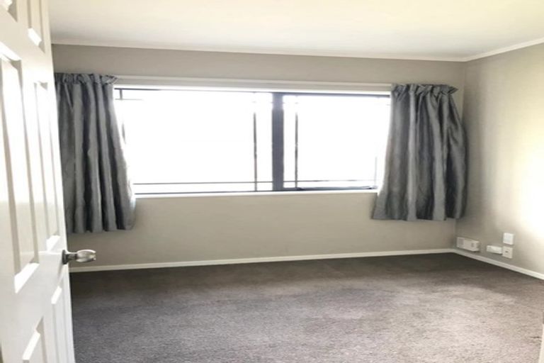 Photo of property in 113 Golfland Drive, Golflands, Auckland, 2013