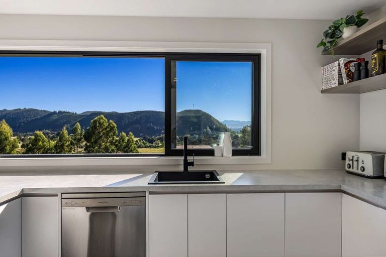 Photo of property in 64 Golf Road, Wakefield, 7025