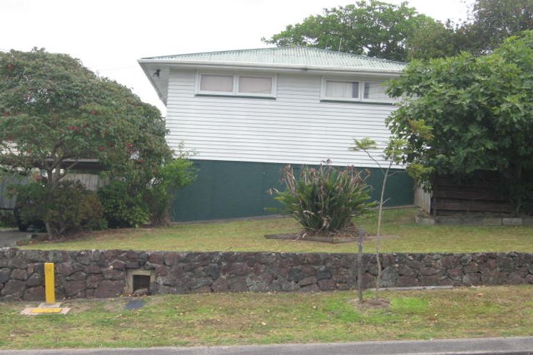 Photo of property in 1/160 Archers Road, Glenfield, Auckland, 0629