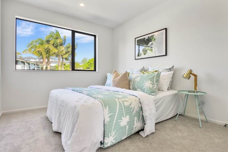 Photo of property in 1/14 Ribblesdale Road, Henderson, Auckland, 0612