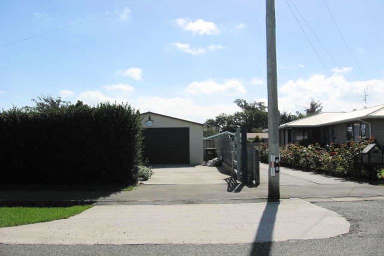 Photo of property in 15 Woodville Street, Leeston, 7632