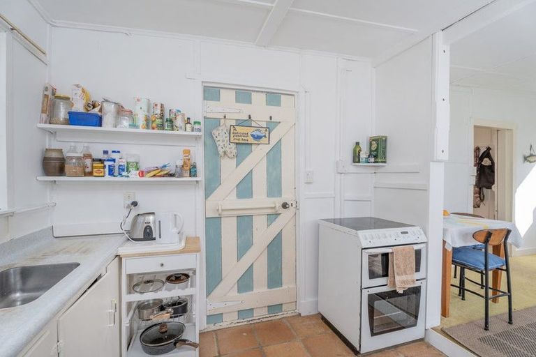 Photo of property in 5a Ocean Beach Road, Tairua, 3508