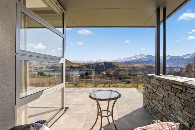Photo of property in 16 Hayes View Lane, Lake Hayes, Queenstown, 9371