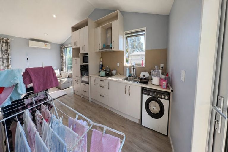 Photo of property in 105 Mahia Road, Wattle Downs, Auckland, 2103