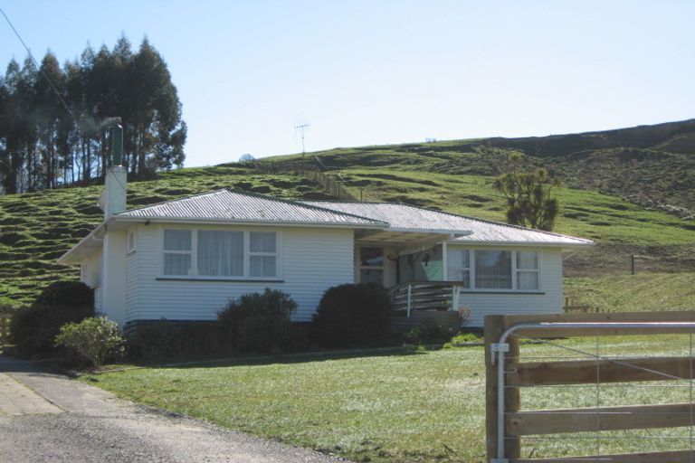 Photo of property in 9 Stewart Street, Hunterville, 4730