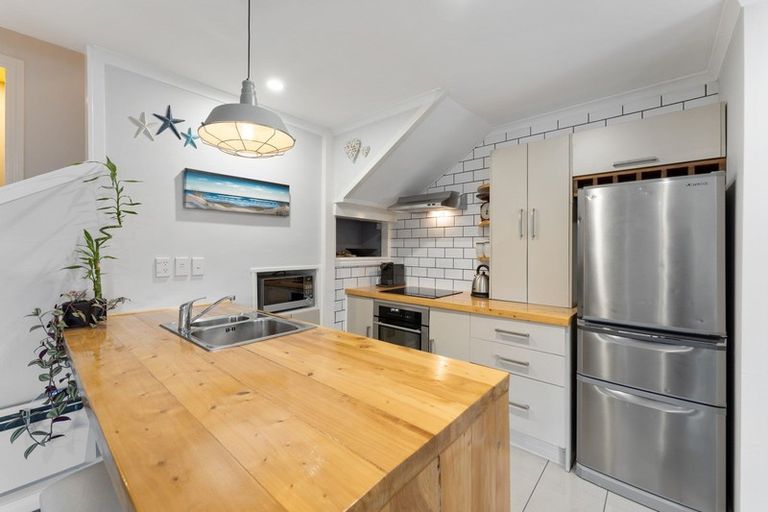 Photo of property in 81 Oram Avenue, New Brighton, Christchurch, 8061