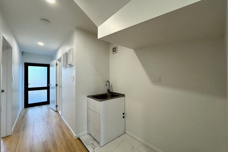 Photo of property in 523f Pakuranga Road, Howick, Auckland, 2010