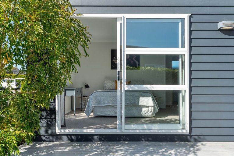 Photo of property in 32 Burgundy Drive, Martinborough, 5711