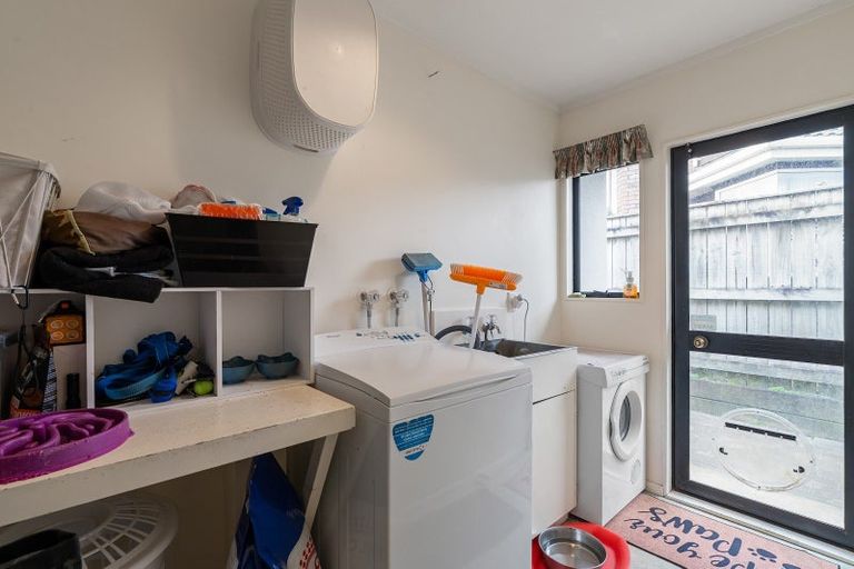 Photo of property in 60 Molyneux Close, Whitby, Porirua, 5024