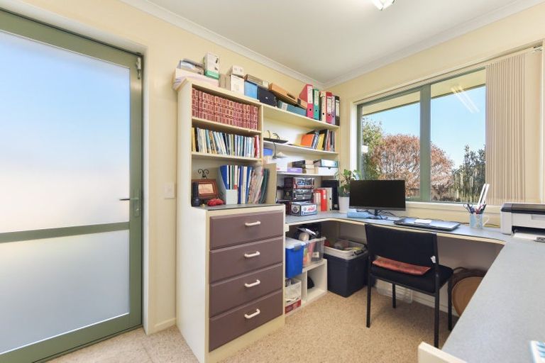 Photo of property in 21 Woodstock Place, Stoke, Nelson, 7011