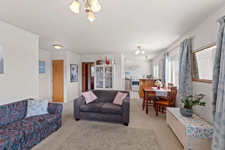 Photo of property in 22 Norfolk Rise, Waiuku, 2123