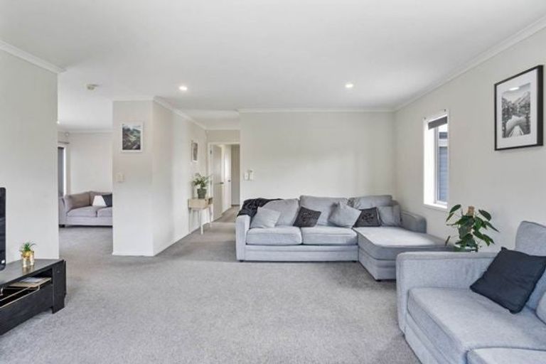 Photo of property in 16 Moira Drive, Tuakau, 2121