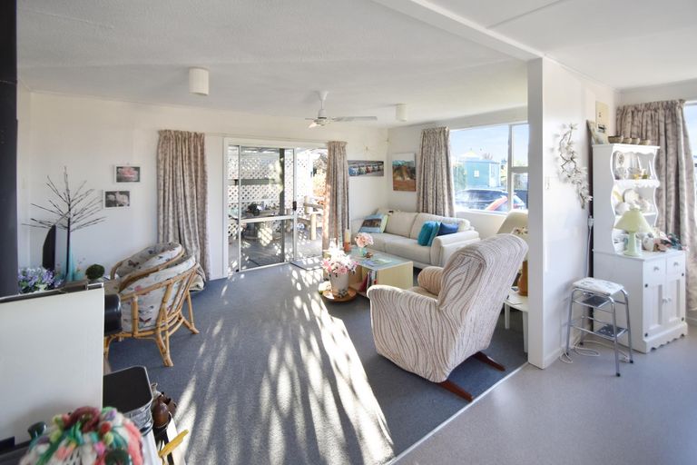 Photo of property in 42 Omahau Crescent, Twizel, 7901