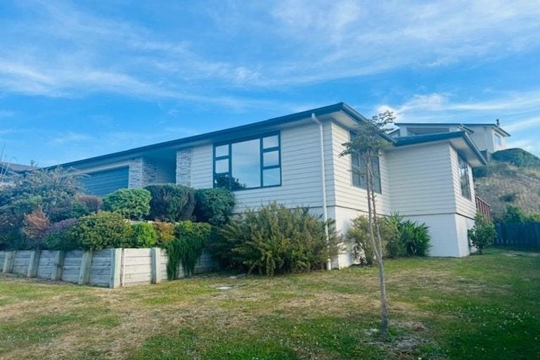 Photo of property in 13 Wangapeka Way, Aotea, Porirua, 5024