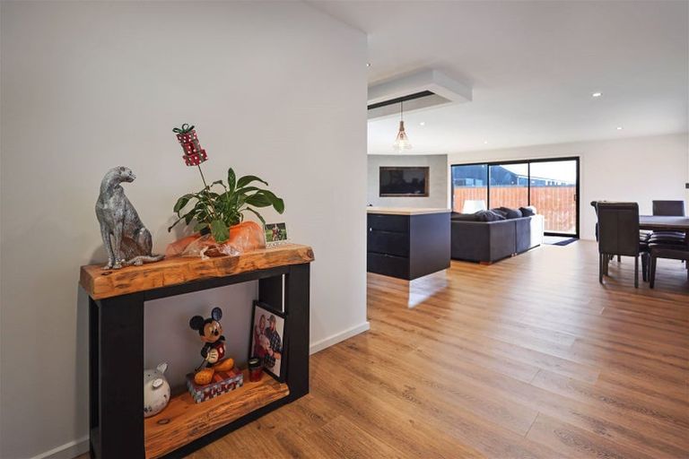 Photo of property in 5 Kelburn Place, Tinwald, Ashburton, 7700