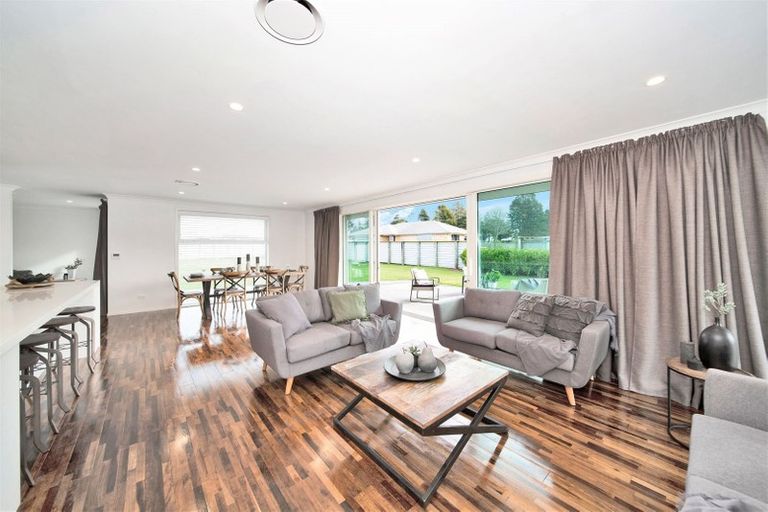 Photo of property in 30 Mercade Close, Stratford, 4332