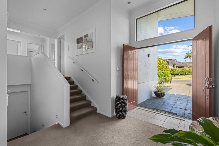 Photo of property in 60 Chesterfield Way, Orewa, 0931