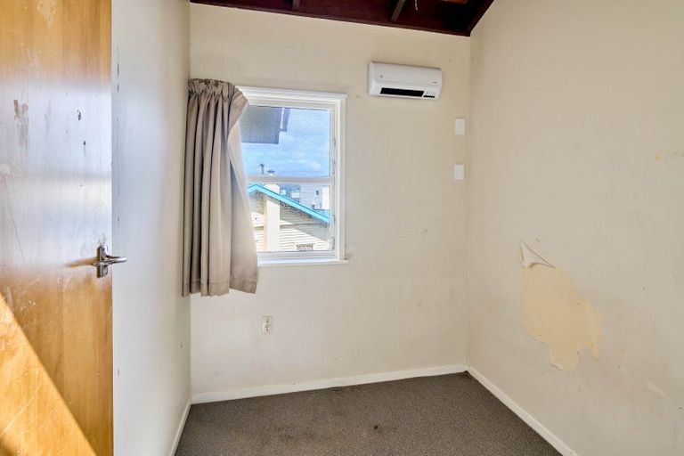 Photo of property in 2/3 Bouverie Street, Petone, Lower Hutt, 5012