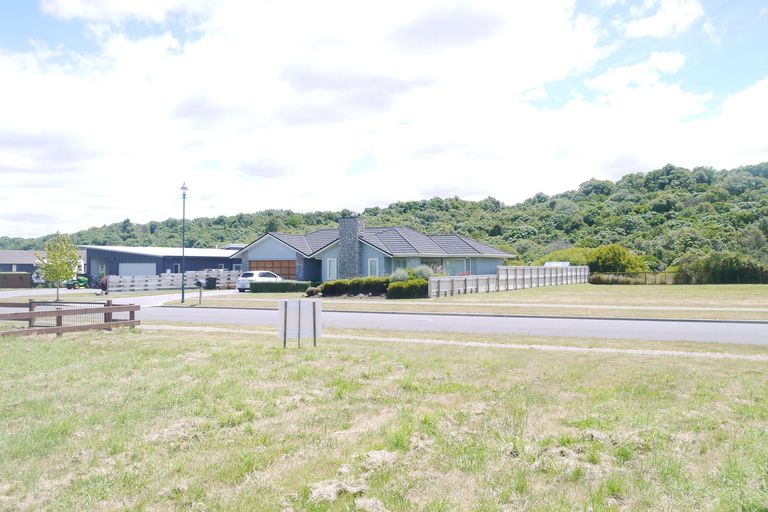 Photo of property in 18 Pukeko Way, Kinloch, Taupo, 3377