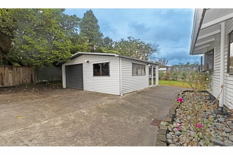 Photo of property in 21a Birdwood Road, Swanson, Auckland, 0612