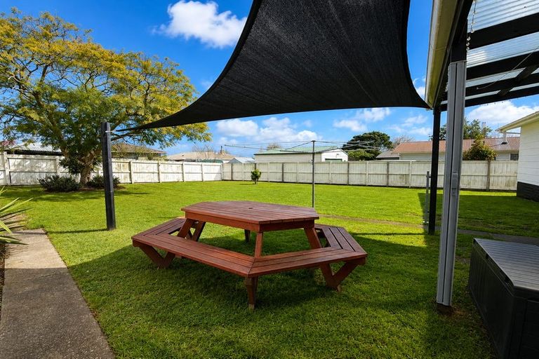 Photo of property in 18 Kimihia Road, Huntly, 3700