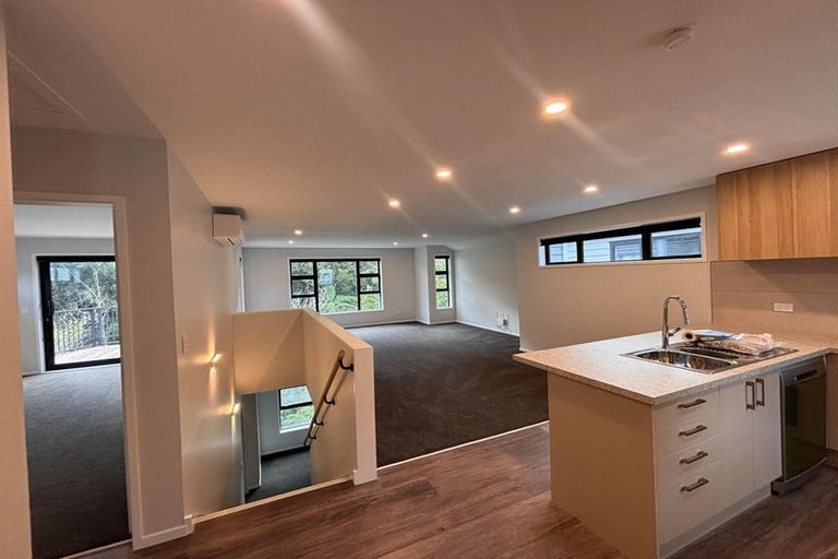 Photo of property in 15 Holly Grove, Maungaraki, Lower Hutt, 5010