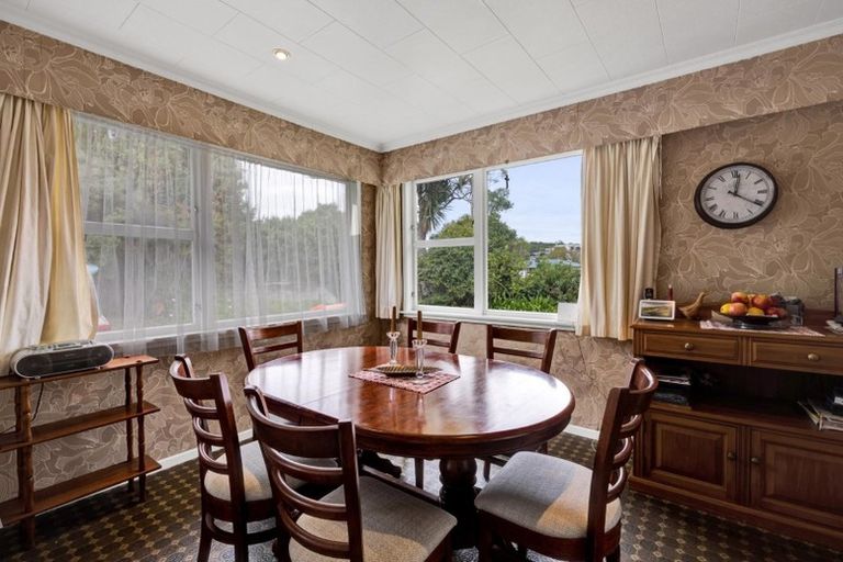 Photo of property in 2a Kendal Place, Merrilands, New Plymouth, 4312