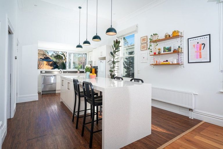 Photo of property in 18 Lawrence Street, Newtown, Wellington, 6021
