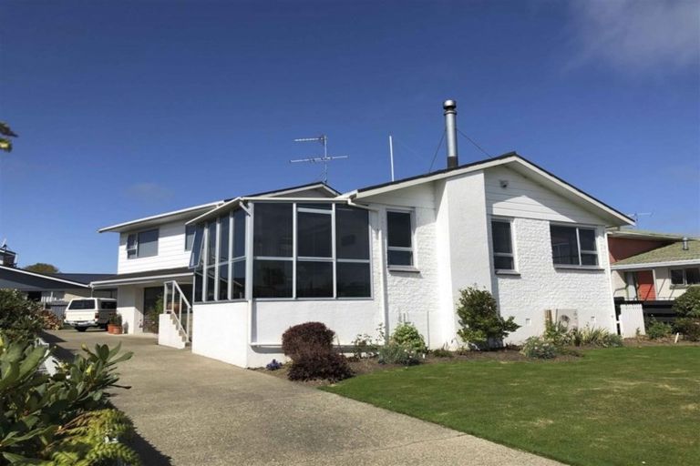 Photo of property in 32 Kildare Drive, Waikiwi, Invercargill, 9810