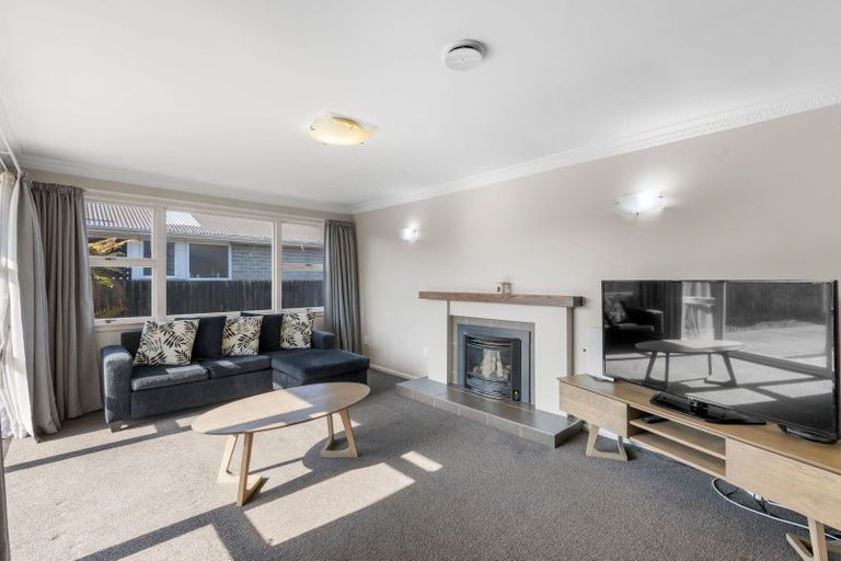 Photo of property in 33 Cullahill Street, Harewood, Christchurch, 8051