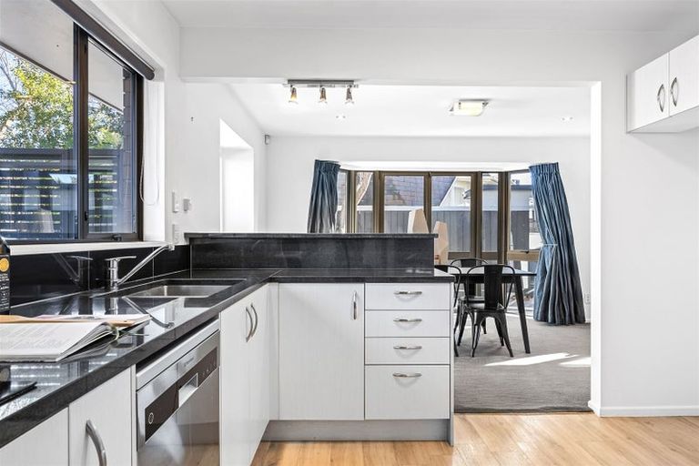 Photo of property in 1/278 Memorial Avenue, Burnside, Christchurch, 8053