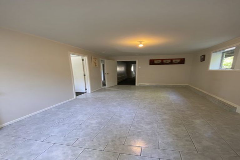 Photo of property in 70 Eskdale Road, Birkdale, Auckland, 0626
