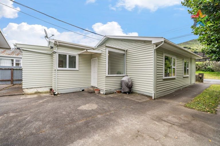 Photo of property in 8 Golf Road, Manor Park, Lower Hutt, 5019