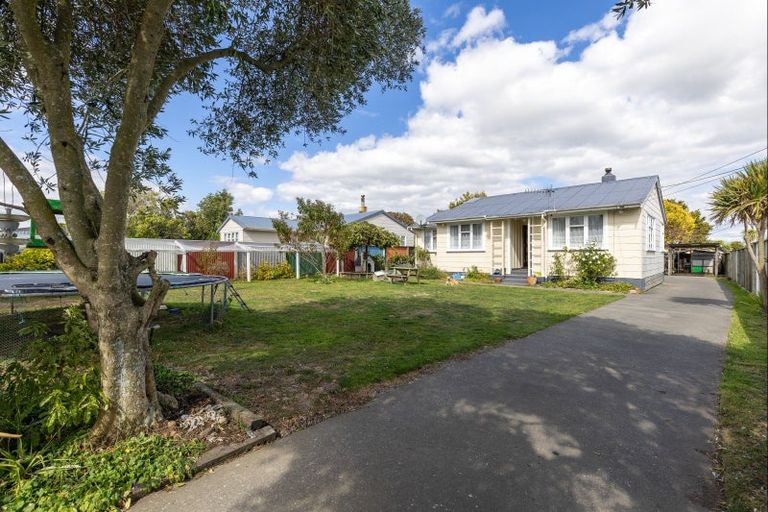 Photo of property in 12 Collins Crescent, Feilding, 4702