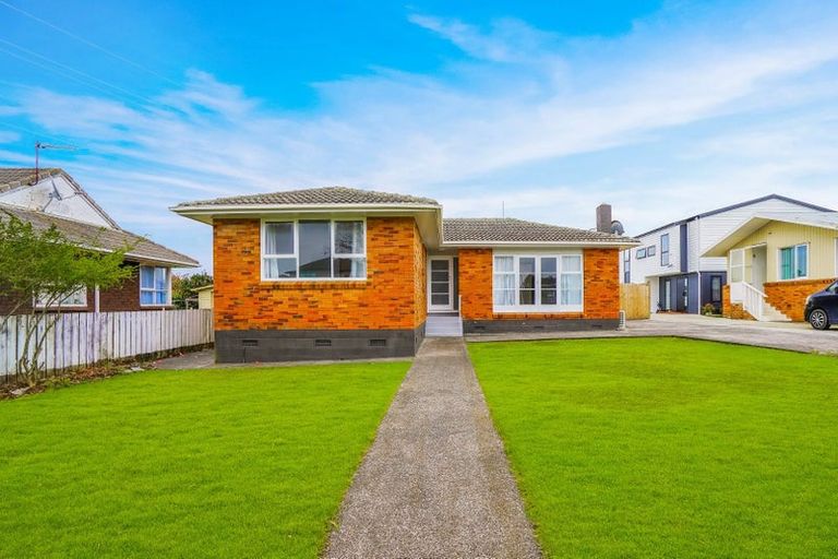 Photo of property in 27 Harania Avenue, Favona, Auckland, 2024