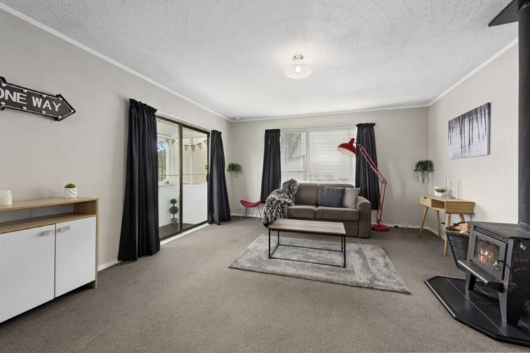 Photo of property in 69a Hartford Crescent, Totara Park, Upper Hutt, 5018