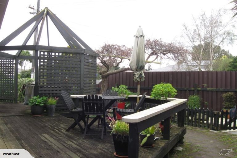 Photo of property in 1 Perth Place, Awapuni, Palmerston North, 4412