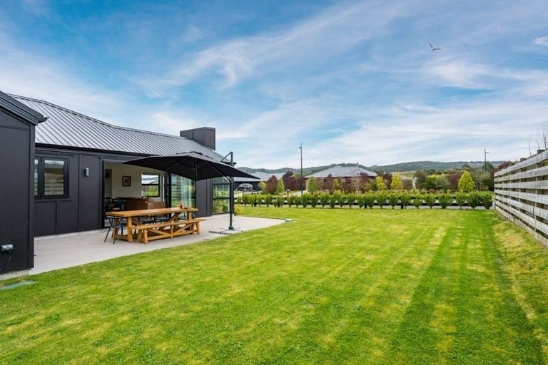 Photo of property in 1 Larches Lane, Kinloch, 3377