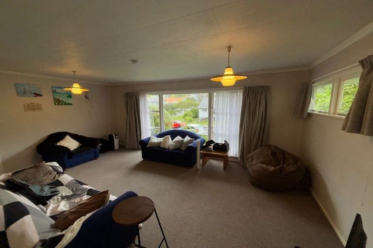 Photo of property in 2 Thurleigh Grove, Karori, Wellington, 6012