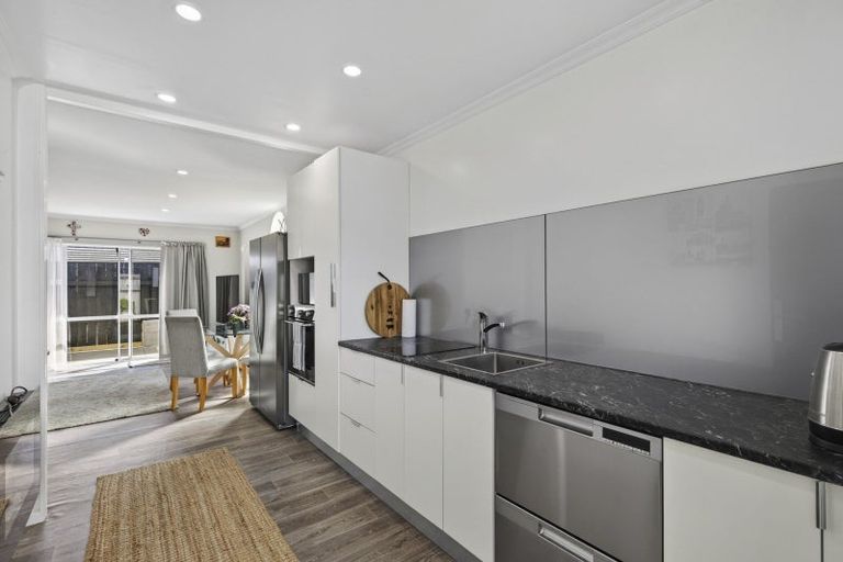 Photo of property in 3/220 Coronation Avenue, Welbourn, New Plymouth, 4310