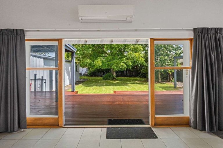 Photo of property in 11 Hurworth Place, College Estate, Whanganui, 4500