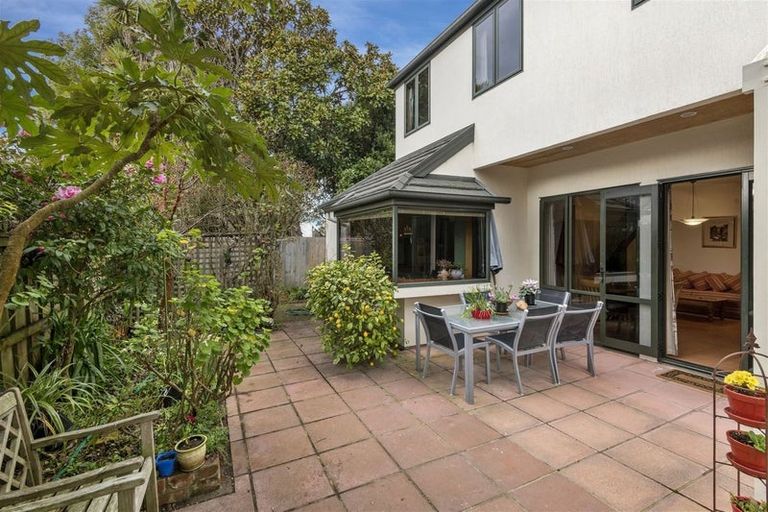 Photo of property in 84a Hinau Street, Riccarton, Christchurch, 8041