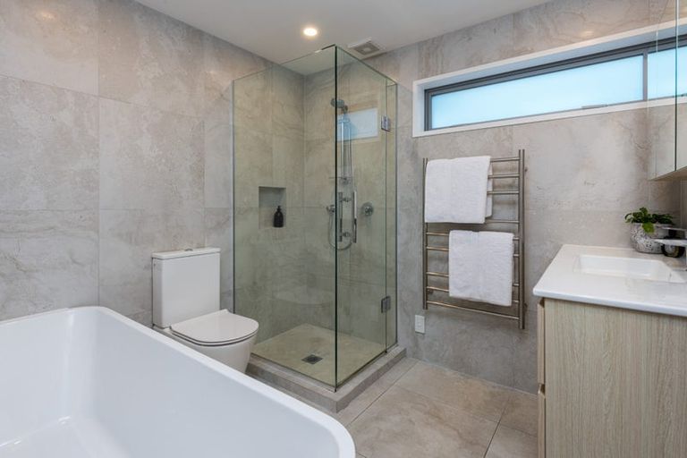 Photo of property in 8a Rarere Road, Hauraki, Auckland, 0622