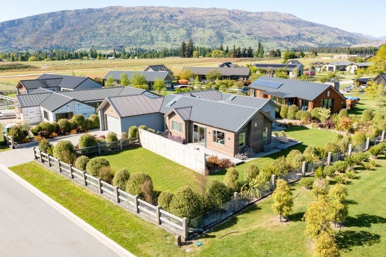 Photo of property in 4 Mcdonald Street, Wanaka, 9305