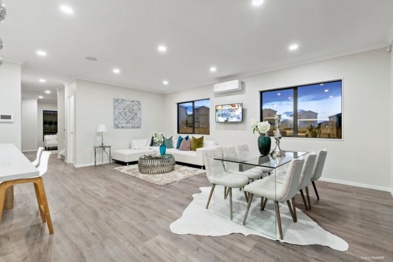 Photo of property in 60 Lime Hill Rise, Flat Bush, Auckland, 2019