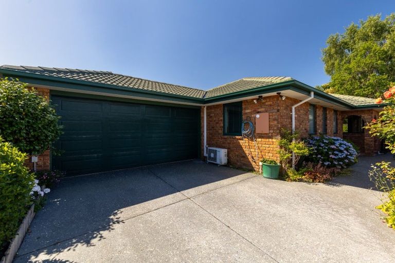 Photo of property in 6 Tulip Lane, Spreydon, Christchurch, 8024
