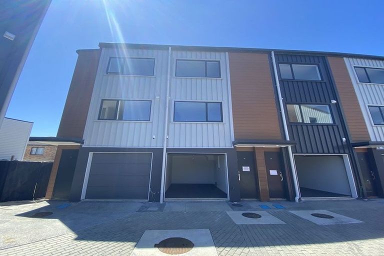 Photo of property in 5 Marumaru Lane, Manurewa, Auckland, 2102