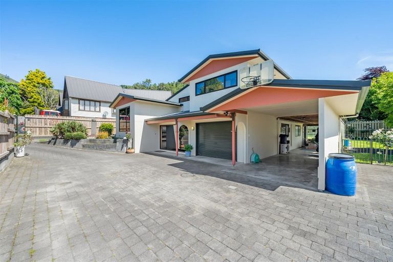 Photo of property in 18b Kamahi Street, Stokes Valley, Lower Hutt, 5019