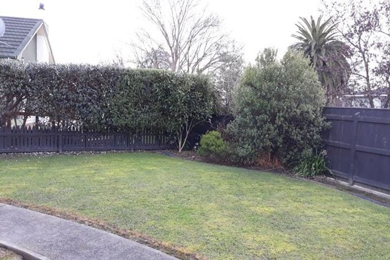 Photo of property in 4 Acacia Street, Kelvin Grove, Palmerston North, 4414