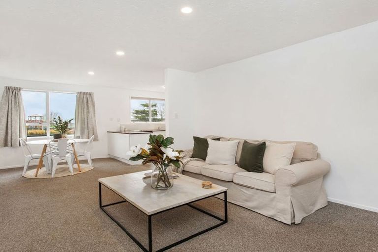 Photo of property in 15 Chadbury Street, Parklands, Christchurch, 8083